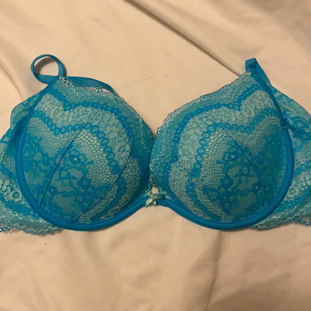 Victoria secret 32D